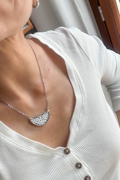 collana ricami 37