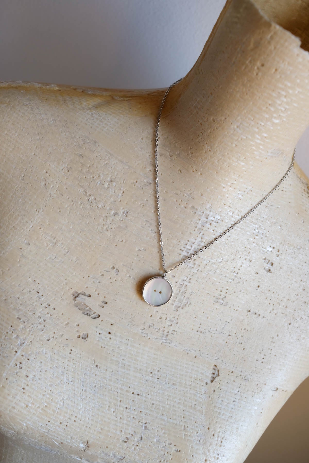 Collana bottone due fori