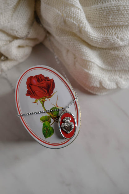 Scatola 19 - ex voto e rose rosse