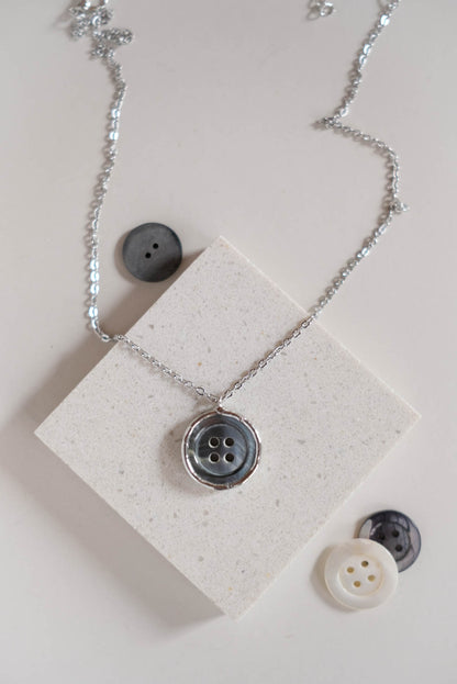 Collana bottoni media