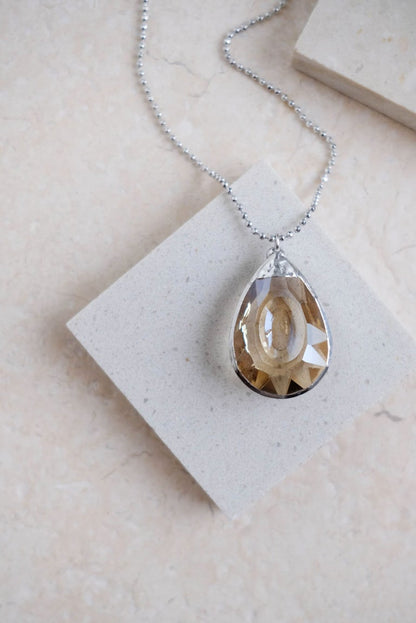 collana goccia forata